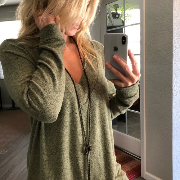 Last | Harlow V, Dusty Moss - Picture 3 of 8